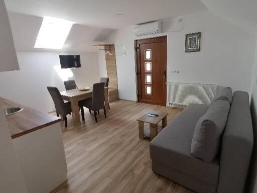 Farma & Apartmani Opg Sasa Delic Korenica Exteriör bild