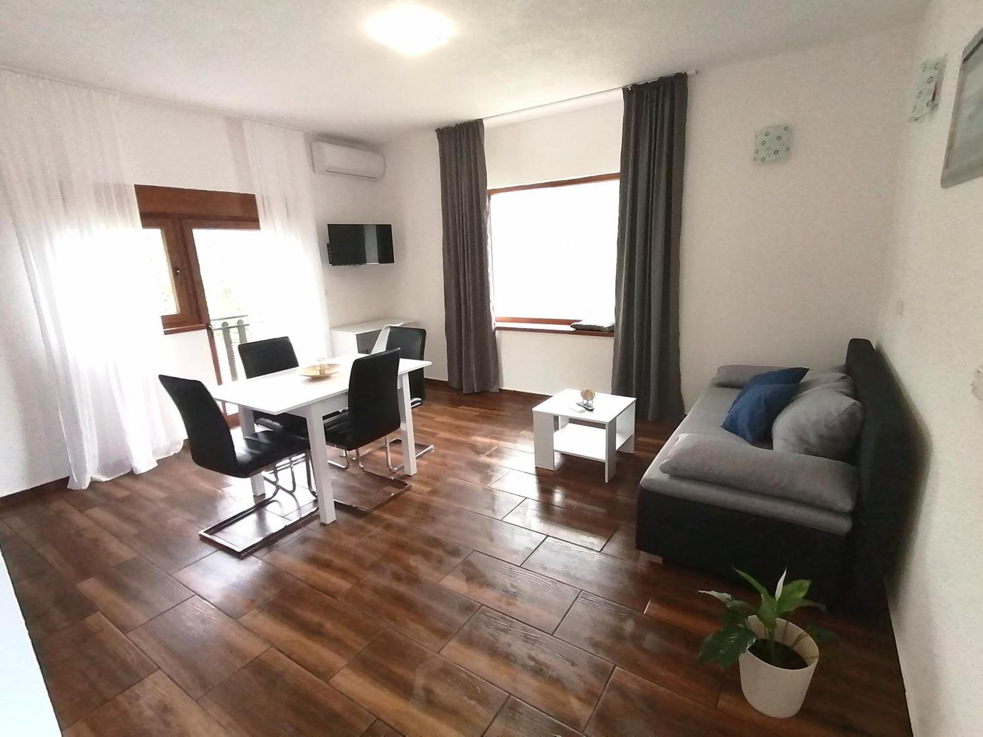 Farma & Apartmani Opg Sasa Delic Korenica Exteriör bild