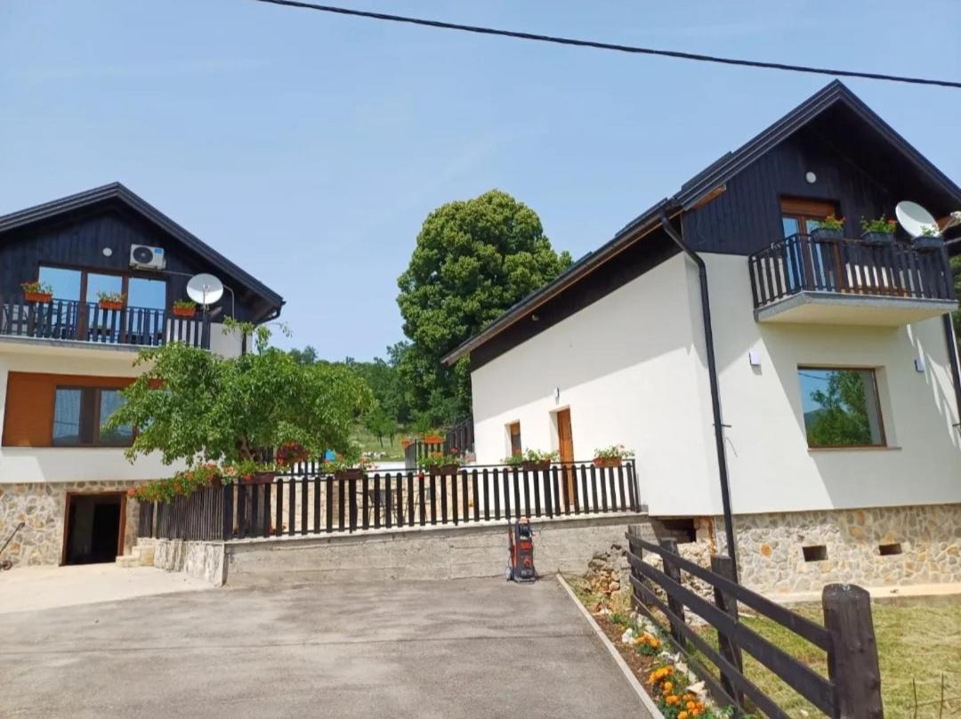 Farma & Apartmani Opg Sasa Delic Korenica Exteriör bild